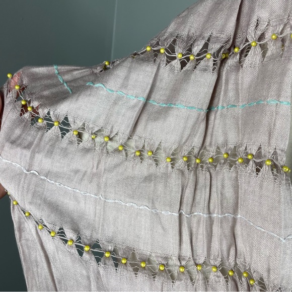 Elizabeth Gillet || Beaded Infinity Scarf in Silver. - Picture 4 of 6